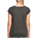 T-Shirt mit umgeschlagenen Ärmeln - Bild 13