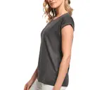 T-Shirt mit umgeschlagenen Ärmeln - Bild 8
