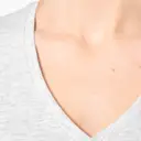 V-neck T-shirt with short sleeves - Image 11