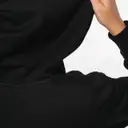 Sweatshirt mit kontrastierender Kapuze und Muster - Bild 7