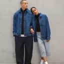 Ökologisch verantwortungsvolle Jeansjacke mit fallenden Schultern - Bild 6