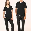Supima® T-Shirt mit V-Ausschnitt und kurzen Ärmeln - Bild 12