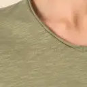 Ecoresponsables T-Shirt mit Slubkragen und Drop-Shoulders - Bild 7