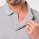 Polo mit Druckknopfkragen und kurzen Ärmeln - Bild 6