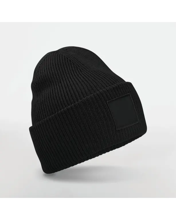 Mütze mit breitem Umschlag und ton-in-ton Patch