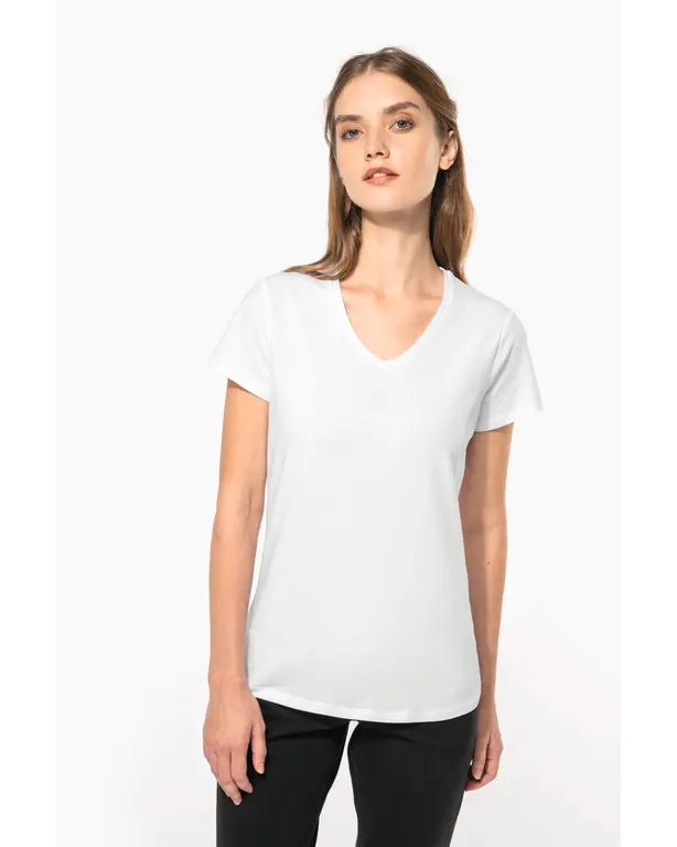 V-neck T-shirt with short sleeves