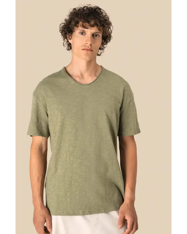 Ecoresponsables T-Shirt mit Slubkragen und Drop-Shoulders